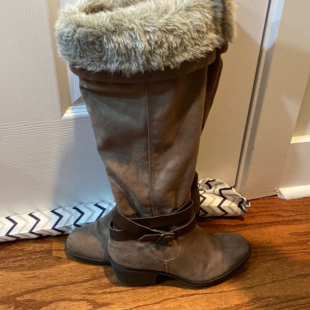 Size 7 Brown, Knee High Boots with Fur Cuff